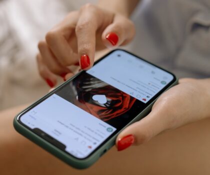 Before meeting, singles rely on Google for romance advice: Romantic Researching